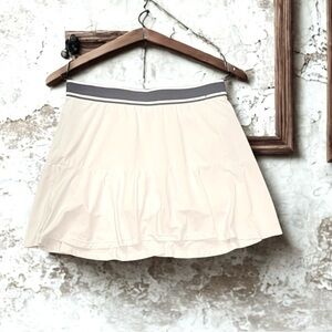 Peter Millar White Skort with a Blue Waistband